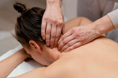 Golden Massage Studio-Golden